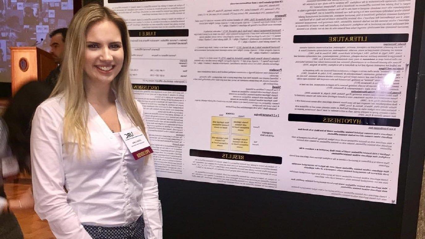 Jillian Lake (‘18) presents her research on the associations between gender, feminist affiliation, and hiring practices at the Massachusetts Statewide Undergraduate Research Conference in Amherst, MA.